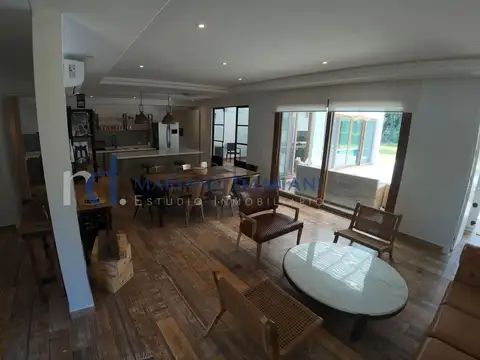 Casa en Venta con 1 cochera