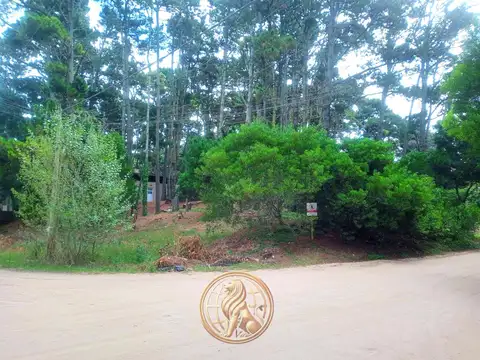 Venta Lote en esquina de Mar Azul