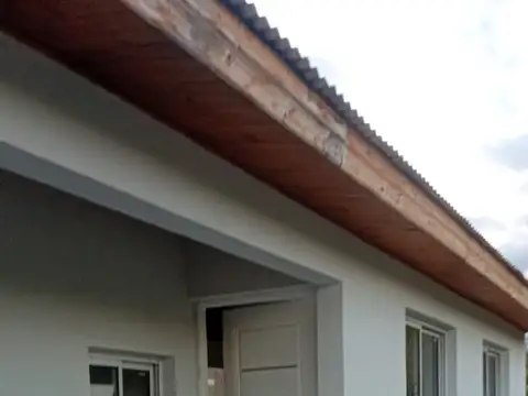 Casa 3 ambientes con 1 baño
