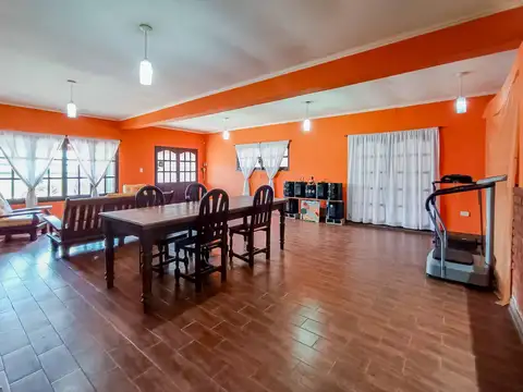 Casa 5 ambientes con 1 baño