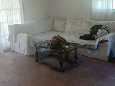 Los Robles e/ Las Araucarias y El Maitén