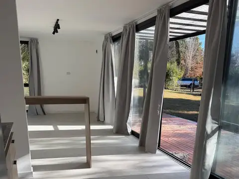 Casa 2 ambientes con 1 baño