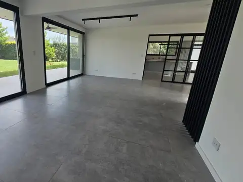 Casa en Venta en Funes, USD 690.000