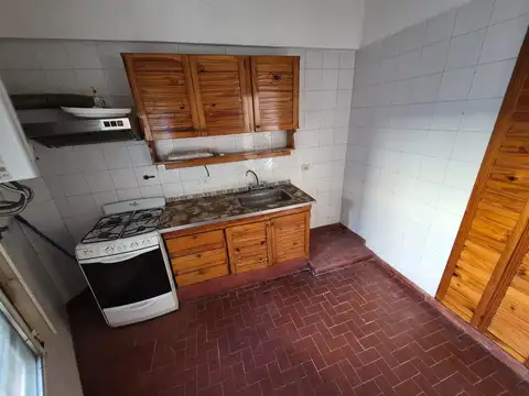 Departamento en Alquiler en Adrogue, $ 700.000