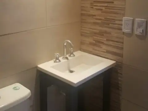 Depto Tipo Casa en Venta con 1 cocheras