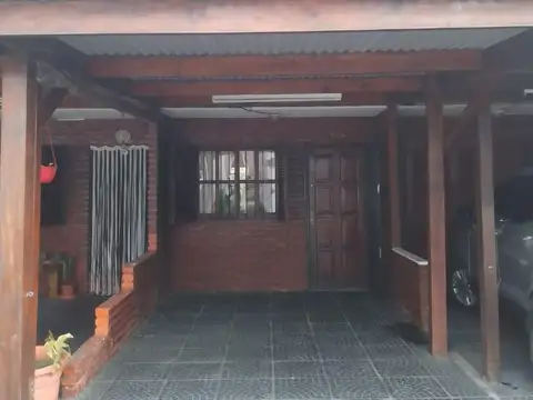 Vta`. Triplex 4 amb. en Santa Teresita