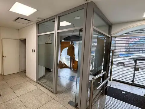 IMPORTANTE LOCAL COMERCIAL A LA VENTA (EX BANCO)– CENTRO DE SAN ISIDRO