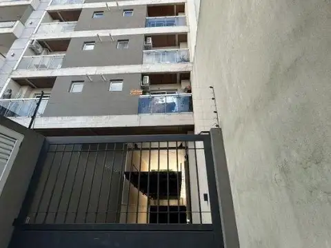 Zapiola 100, Piso 2