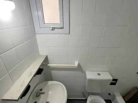 Treinta Y Tres Orientales 1000, Piso 2