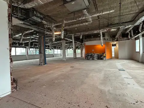 Alquiler oficina en Saavedra 2do piso (750 m2)