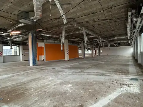 Oficina en Alquiler en Villa Lynch, USD 6.000