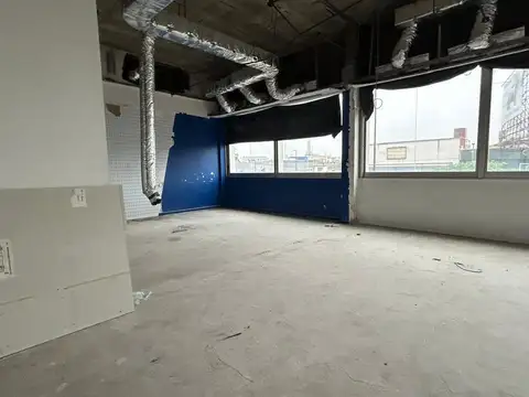 Oficina en Alquiler con 17 cocheras