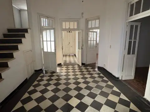 Casa en Alquiler con 1 cochera