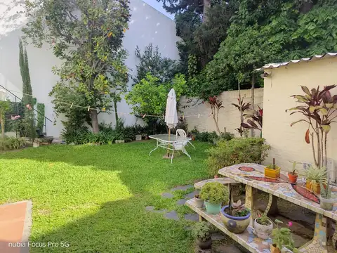 PH TIPO CASA PB, CON JARDIN, COCHERA  EN VTE LOPEZ