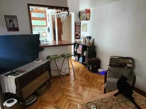 Dos ambientes en Flores- Primer Piso por escalera