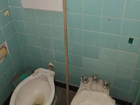 SAENZ PEÑA  casa a reparar en esquina  146 m2 terreno 140 contruidos    venta a valor lote