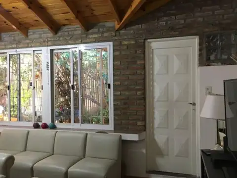 Depto Tipo Casa 4 ambientes con 2 baños