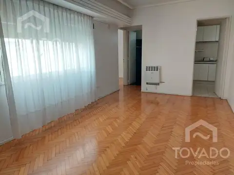Alquiler 2 ambientes en piso alto en Almagro