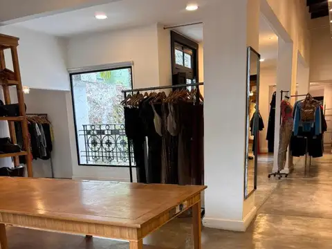 Local en Alquiler 100 años