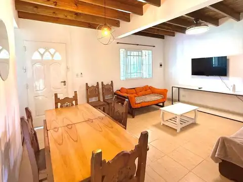 Casa en Alquiler con 1 cochera