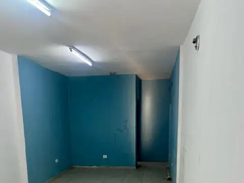 Local en Alquiler Via Púb.