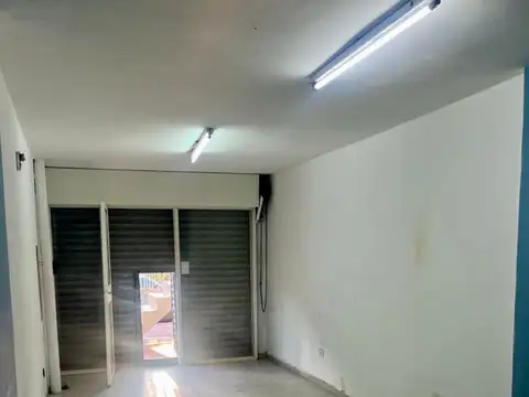 Local en Alquiler en Aviacion, $ 600.000