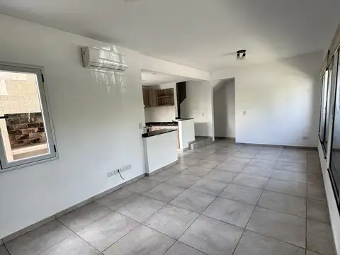 Casa en Alquiler en Bella Vista, $ 1.480.000