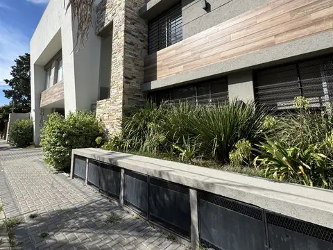 DUPLEX DE CATEGORIA EN ALQUILER EN BELLA VISTA