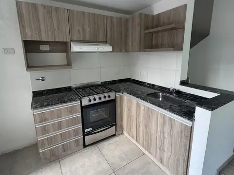 Casa en Alquiler con 1 cochera