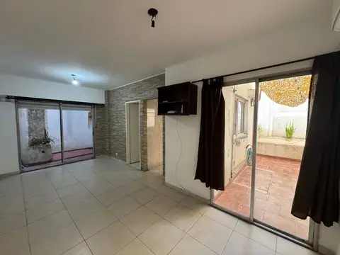 Departamento de 3 amb con dos patios en excelente ubicacion