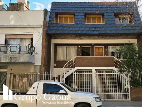 Bogota 3713 - Duplex 4 Amb. Jardín y Triple Cochera