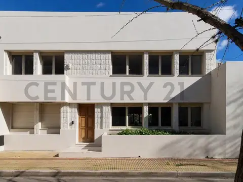 Casa de 4 Dormitorios en Venta - Parque San Martin