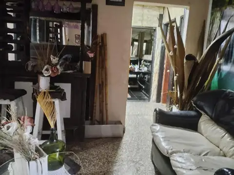 Casa 6 ambientes con 3 baños