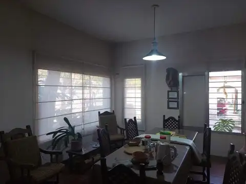 CASA DE 4 DORMITORIOS VISTA FRANCA AL RIO