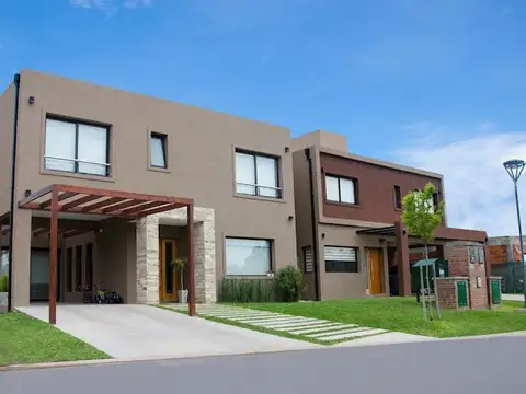 OPORTUNIDAD VENTA CASA 4 AMBIENTES