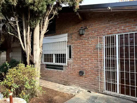 VENTA CASA 5 AMB CON PILETA Bº MIRASOLES- PILAR