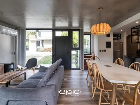 Casa 3 ambientes con 2 baños