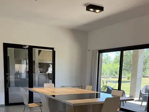 Casa en venta 5 ambientes, Country Estación del Carmen, Cba.