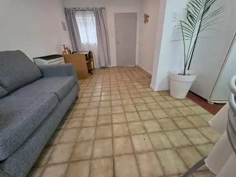 Casa Tres Dormitorios con Jardin y Garage - Barrio Melipal