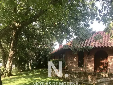Vende comoda casa de 3 dormitorios, cerca del mar en Brava, Punta del Este.