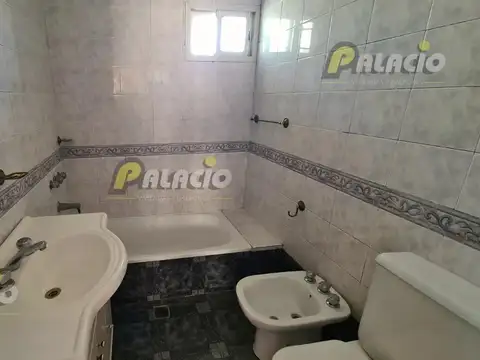 Depto Tipo Casa en Alquiler en Billinghurst, $ 700.000