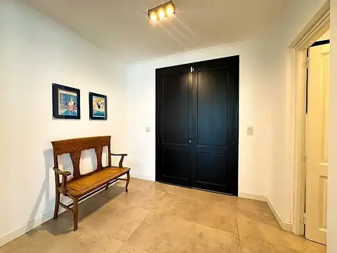 Casa en Alquiler con 2 cocheras