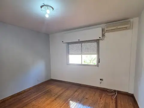 Depto Tipo Casa en Alquiler en Lanús Este, $ 650.000