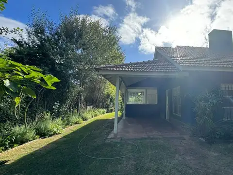 Casa 4 Dormitorios en Venta en Carilo