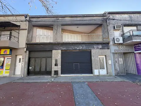 VENTA CASA EN PLANTA ALTA + LOCAL SOBRE A.GRAL PAZ