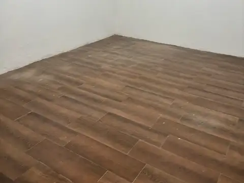 Casa 7 ambientes con 2 baños