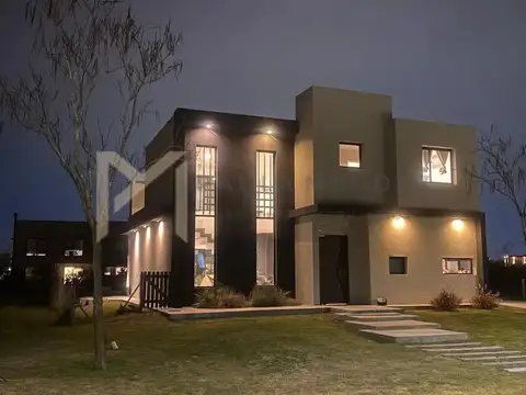 Casa Chalet  en Venta en Escobar De La Ribera, Loma Verde, Escobar