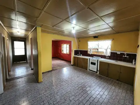 Casa 3 ambientes con 1 baño