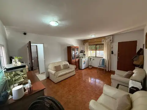 Casa en Alquiler con 1 cochera