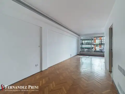 Austria 1700, Piso 8